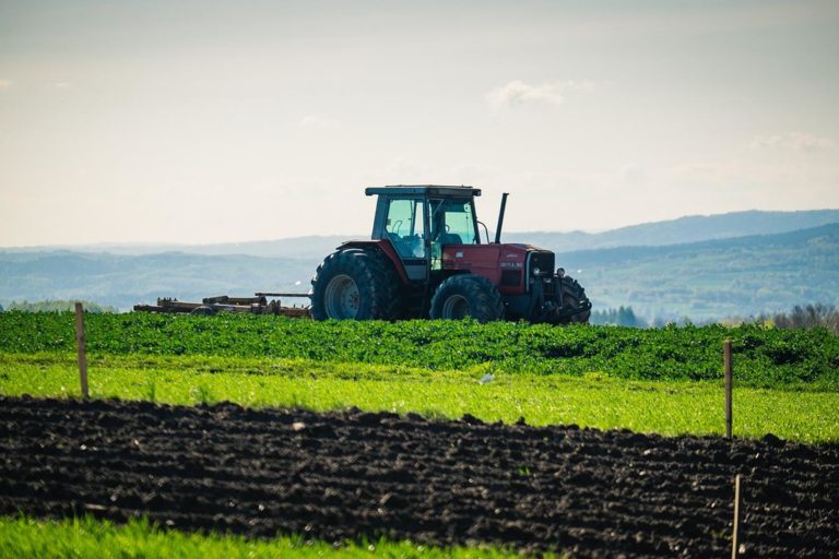 Współczesne rolnictwo nie mogłoby istnieć bez użycia traktora
